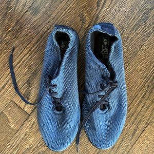 Size 41 ocean blue sneakers